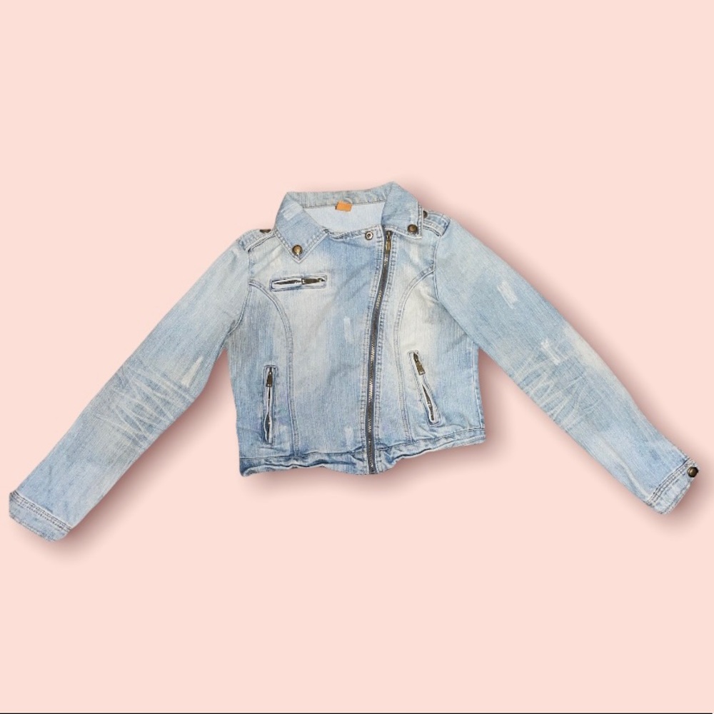 Women’s Light Wash Denim Jacket